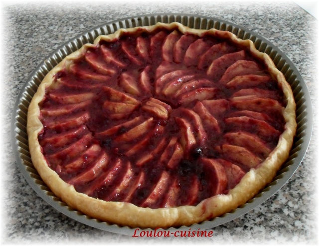 Tarte Aux Pommes Avec Nappage A La Confiture De Myrtilles La